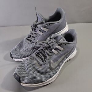Nike Downshifter 9 Cool Grey AR4947 001 Women's Size 8 Shoes EUC Athleisure